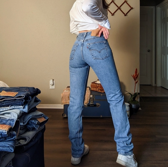 Levi's Vintage 501 Straight Leg Jeans 90s - Picture 3 of 16
